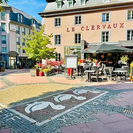 Le Boutique & 4*