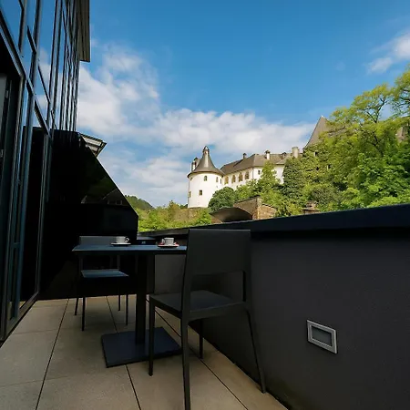 Le Boutique & 4*
