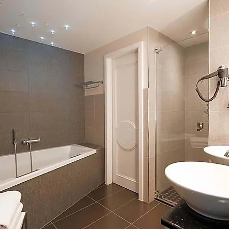 Le Boutique & Hotel 4*